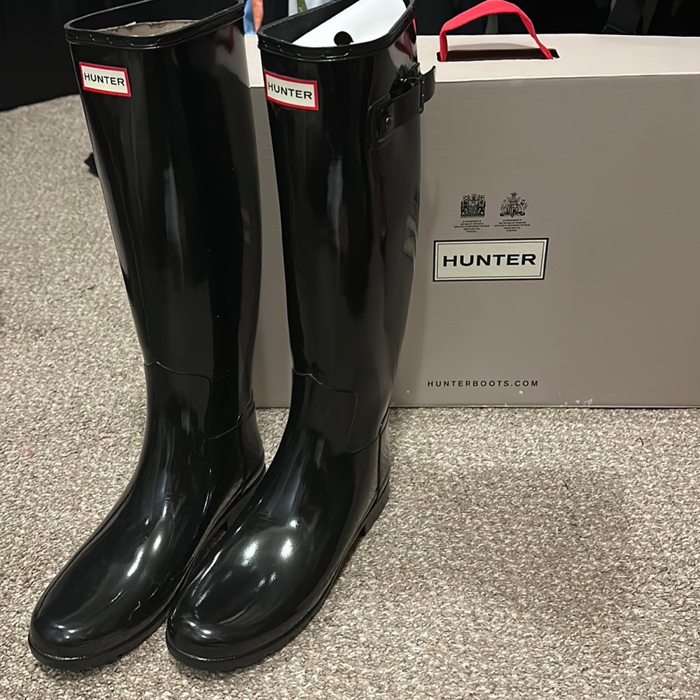 Hunter Original Refined Gloss Tall Boot. excellent condition. No Scuffs